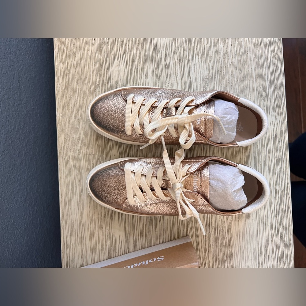 🆕 Soludos Metallic Platform Sneakers - Picture 4 of 9